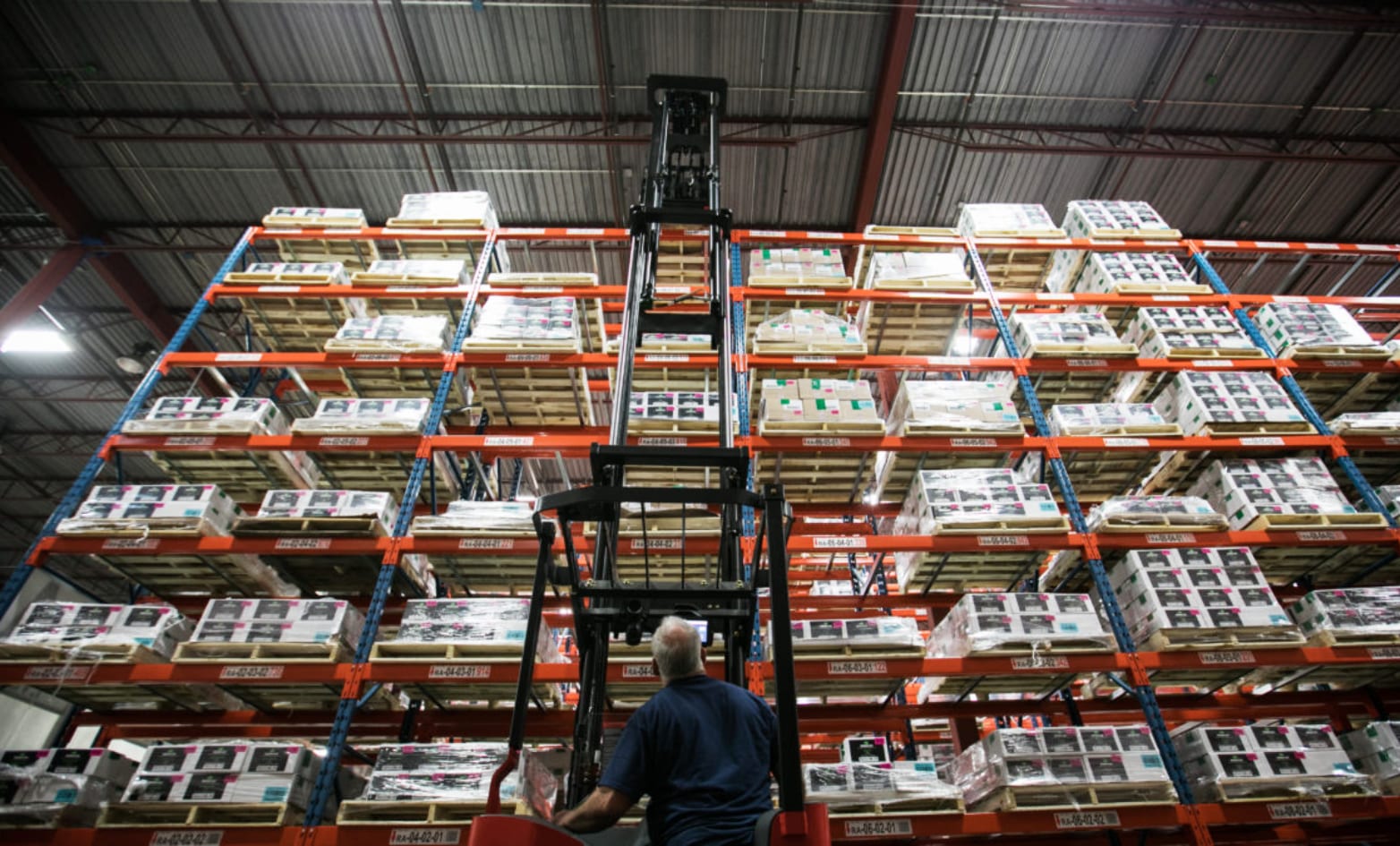 ontario-cannabis-store-Distribution-Centre-12-1200x6751-1.jpg